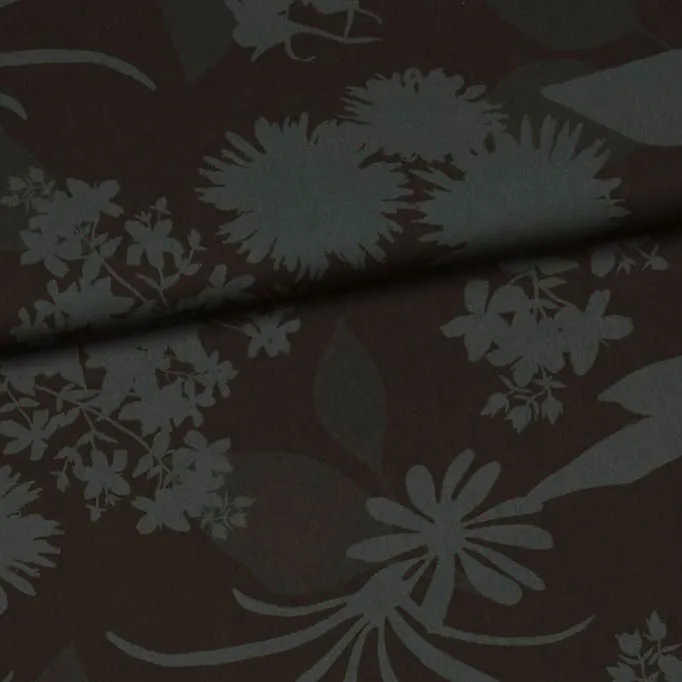 Polyester zwart met donker groene bloemen - knipmode